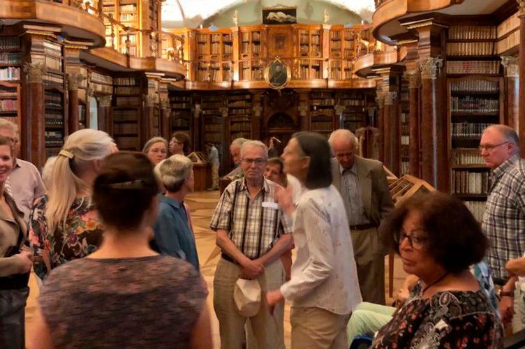 Reise des Kirchenchors Ennetbaden zur Stiftsbibliothek in St. Gallen