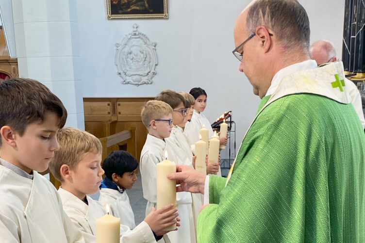 Schnupperstunde Minidienst für Erstkommunionkinder