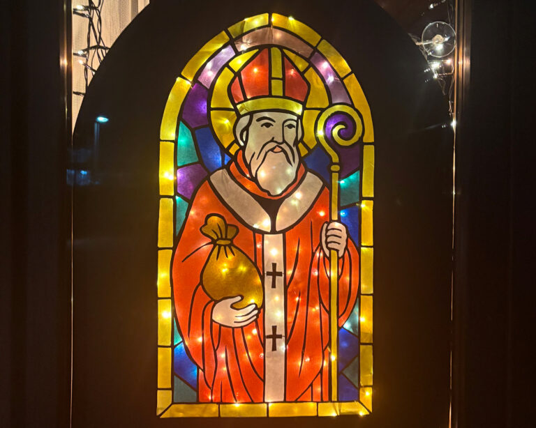 Adventsfenster – ein schönes Brauchtum in der Vorweihnachtszeit