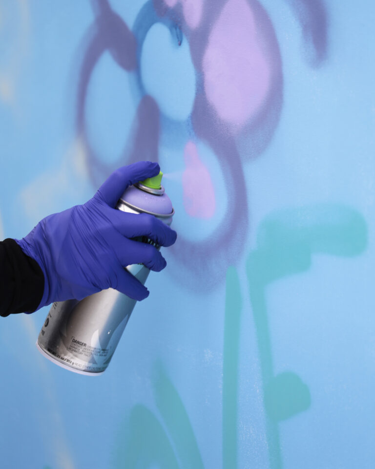 Farbe bekennen für den Frieden – Jugendliche gestalten eindrückliches Werk