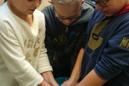 Brotbacken mit den Erstkommunionkinder 2