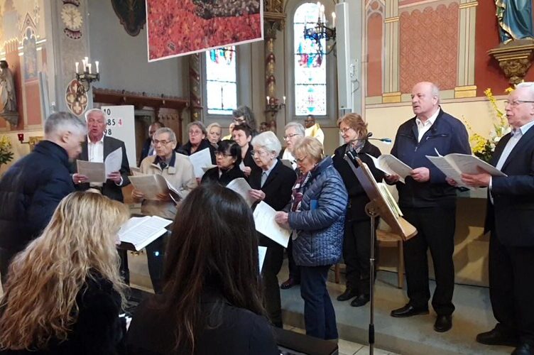 Gottesdienst mit musikalischer Begleitung durch den Kirchenchor Neuenhof