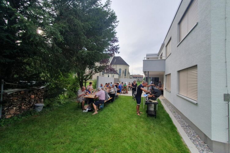 Grillieren im Pfarramts-Garten