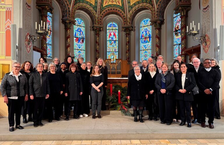 Feierliche Gottesdienste mit musikalischer Gestaltung durch den Kirchenchor